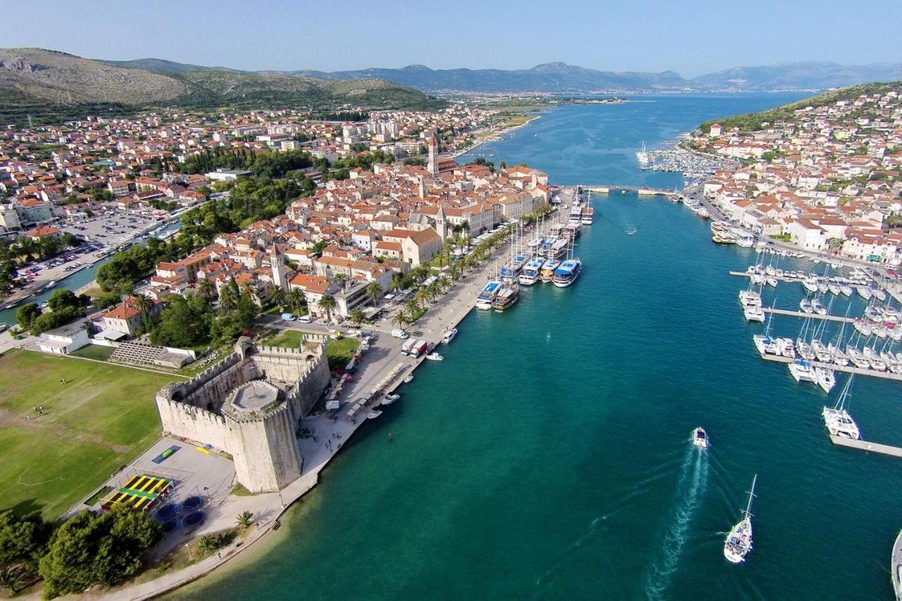Apartments By The Sea Trogir - 11895 Eksteriør bilde