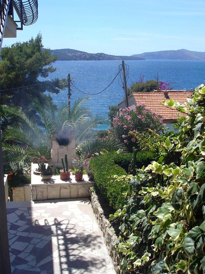 Apartments By The Sea Trogir - 11895 Eksteriør bilde
