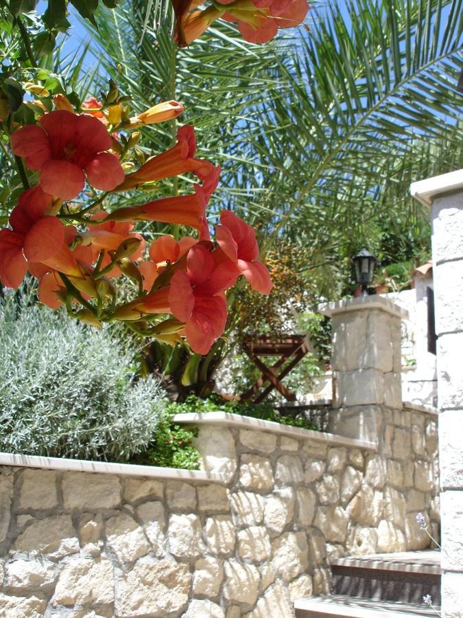 Apartments By The Sea Trogir - 11895 Eksteriør bilde